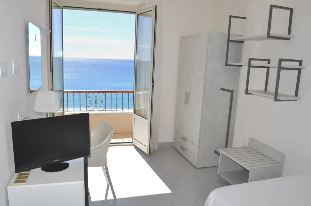 Singola balcone vista mare Singola balcone vista mare