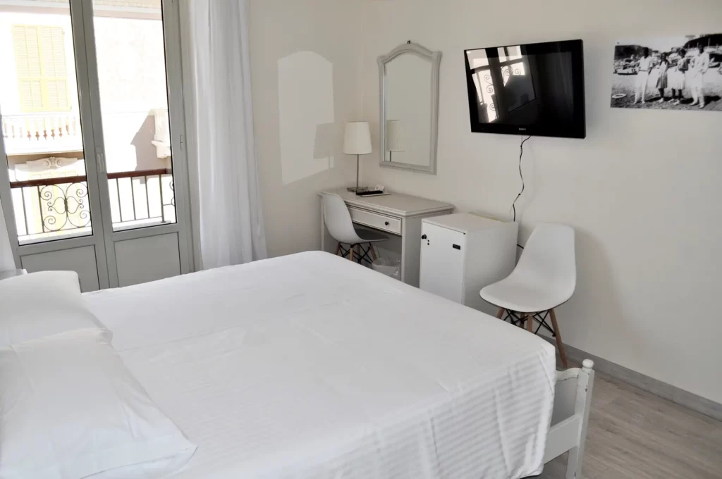 Matrimoniale economy lato strada Matrimoniale economy lato strada