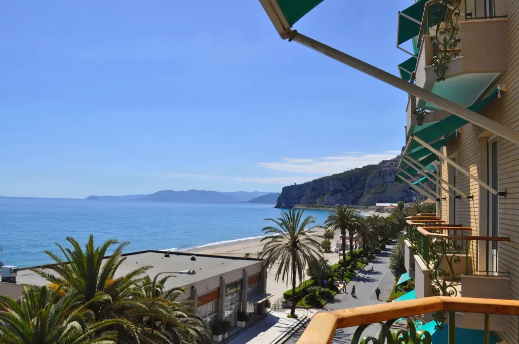 Tripla balcone vista mare Tripla balcone vista mare