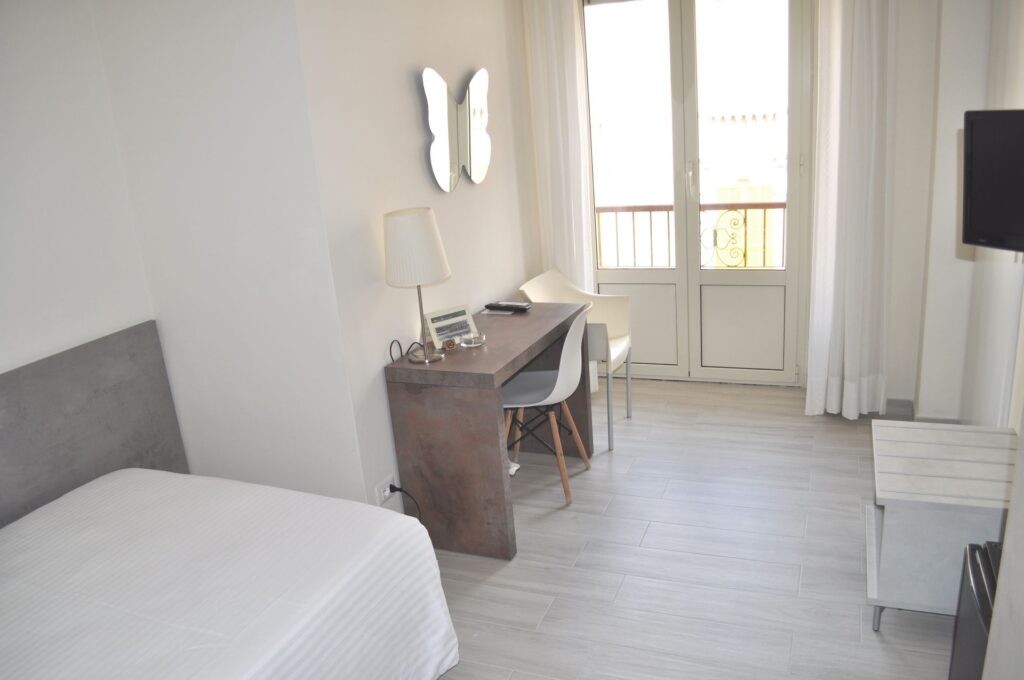 Singola economy lato strada Singola economy lato strada