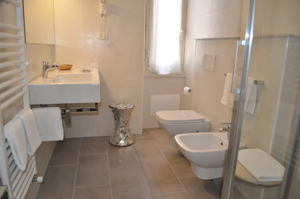 Tripla balcone vista mare laterale Tripla balcone vista mare laterale